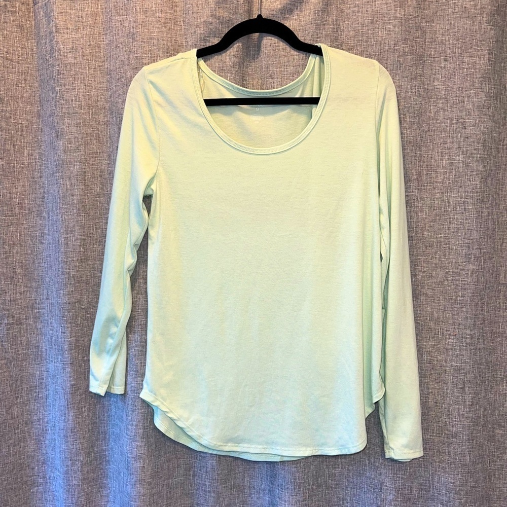 Women's Just Be Medium top